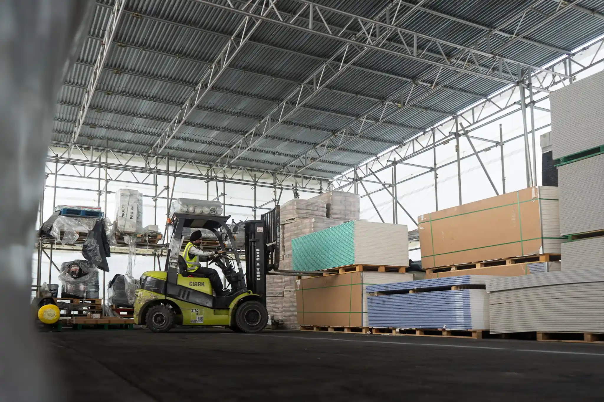 Builders merchant covering Slough